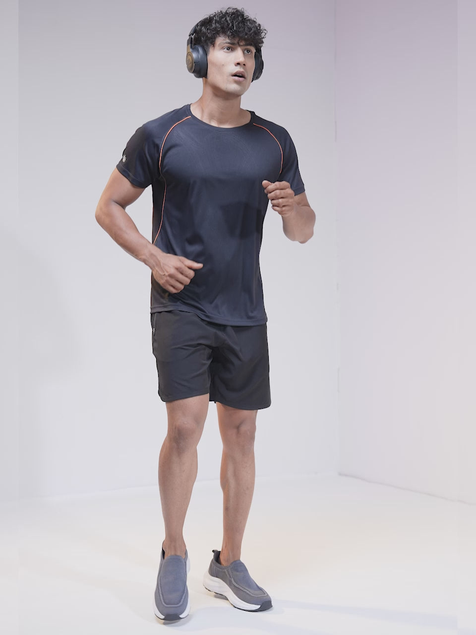 Ab0f0f8b2fee49f7bbb9a11ef803b684