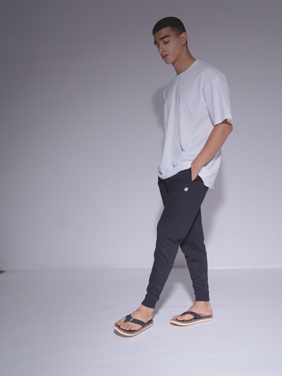 Cb6827da61a24405985baf78d275a2db