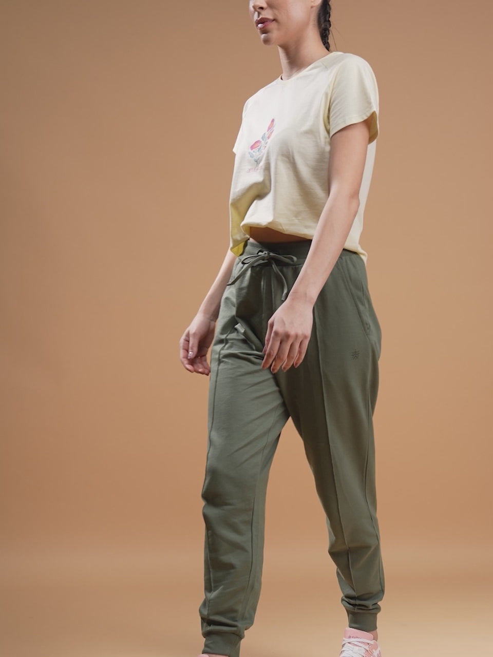 Olive Womens Essential All-Day Joggers
