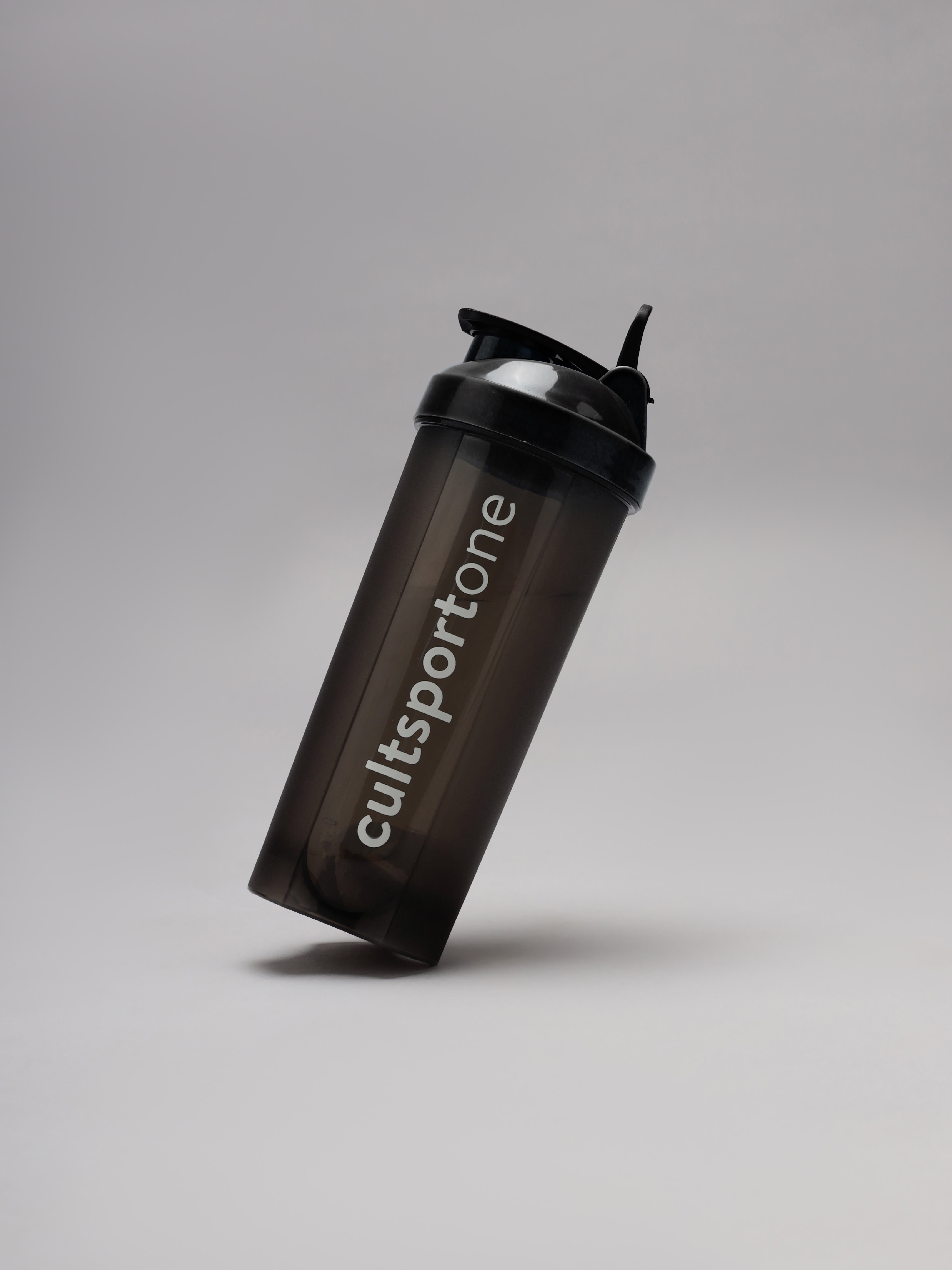 Spill Proof Flip Top Shaker with Blender Ball
