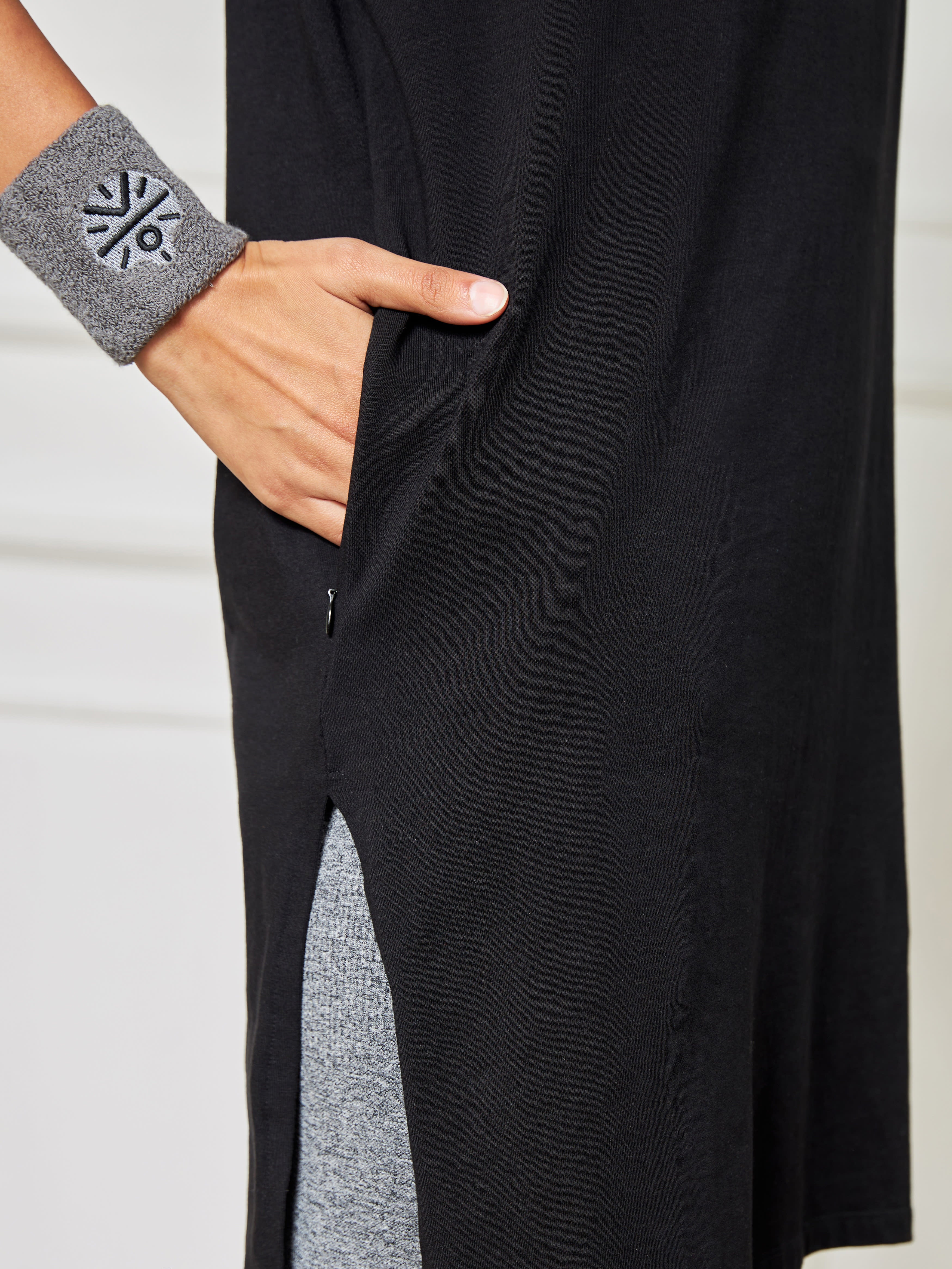 Solid Activ-Kurti with Side Pocket