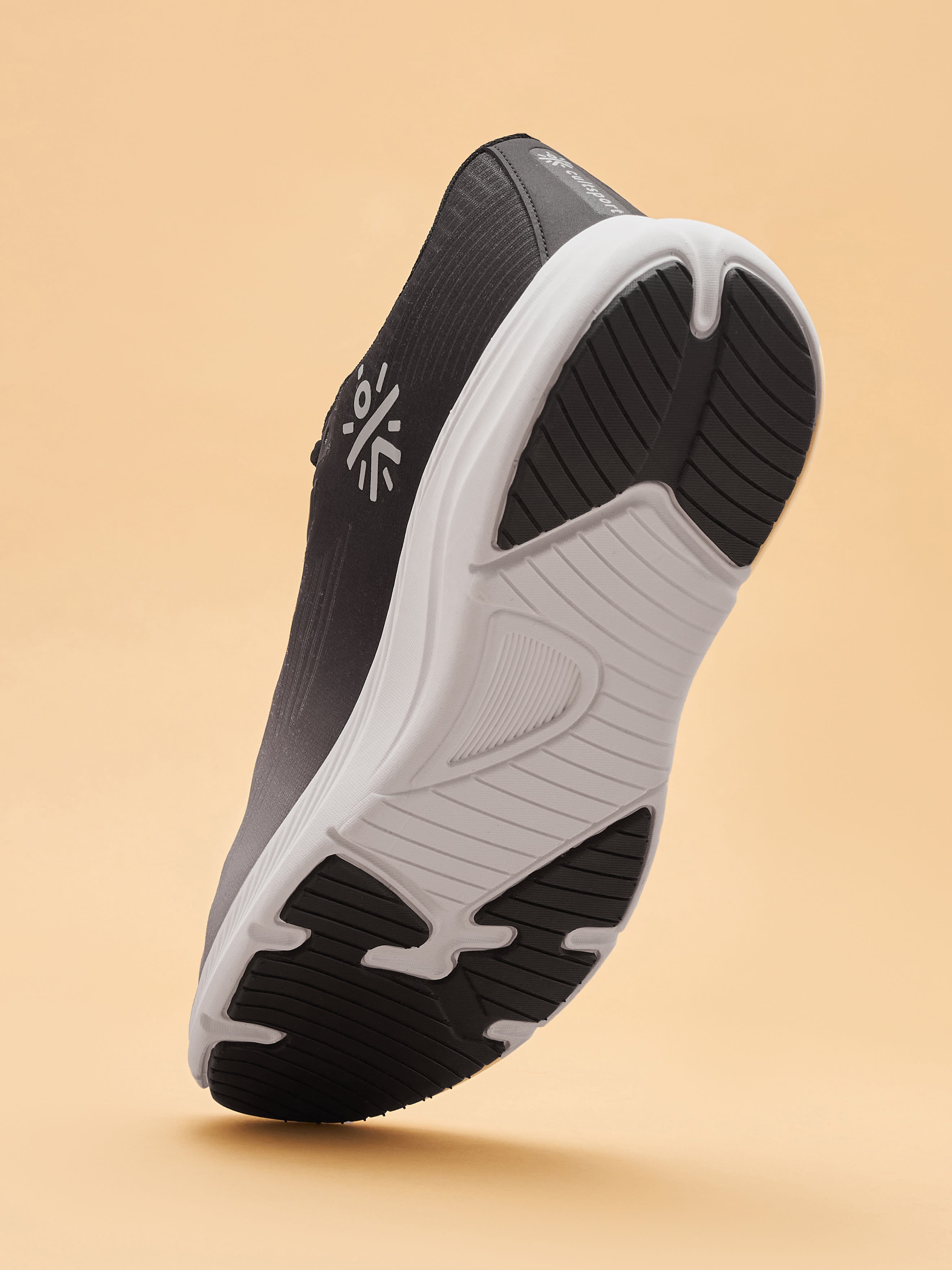 cult Thunderbird Men Running Shoes - Black/Ash Grey