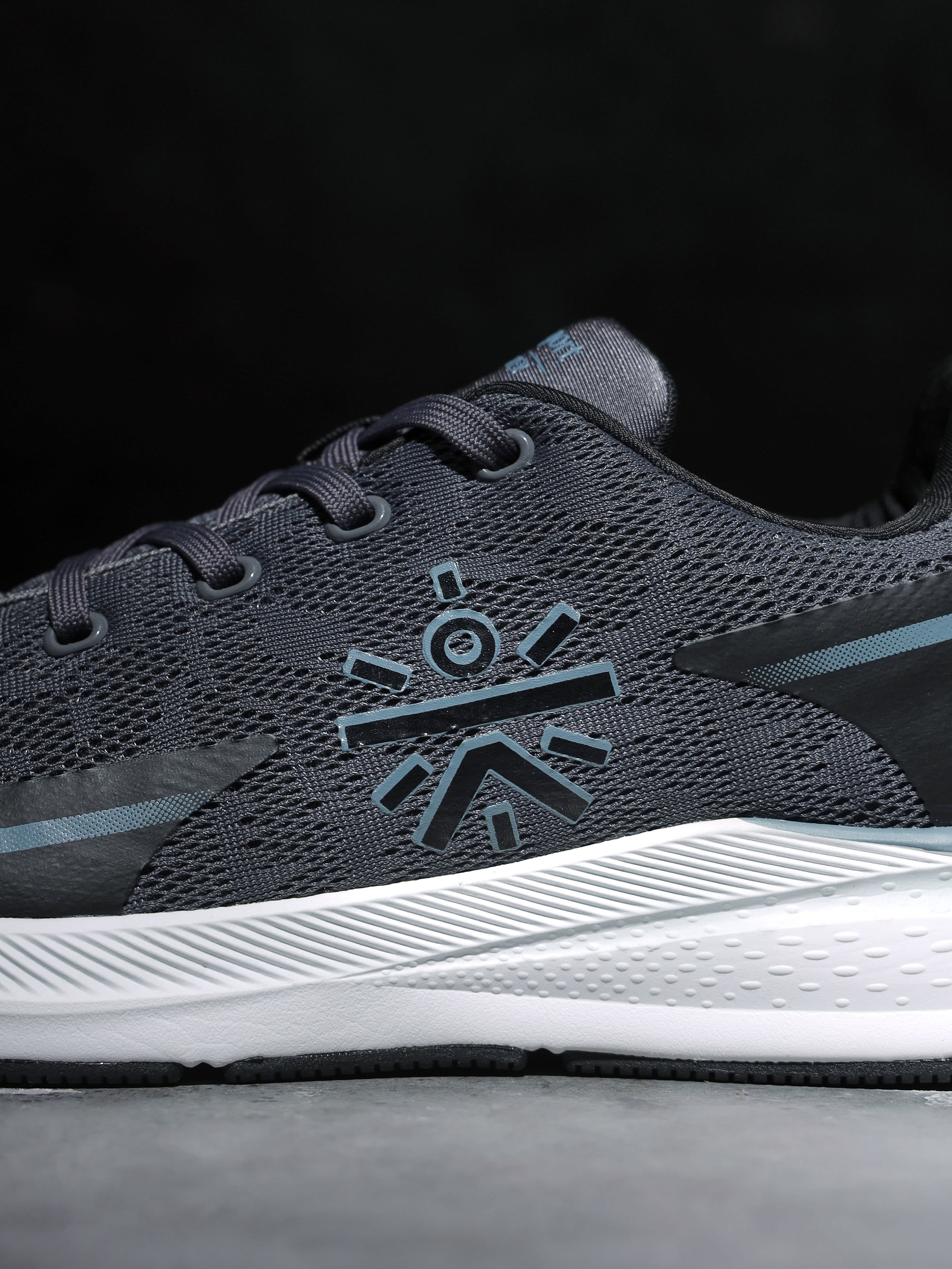 cult Windblazer Men Running Shoes - Dark Grey