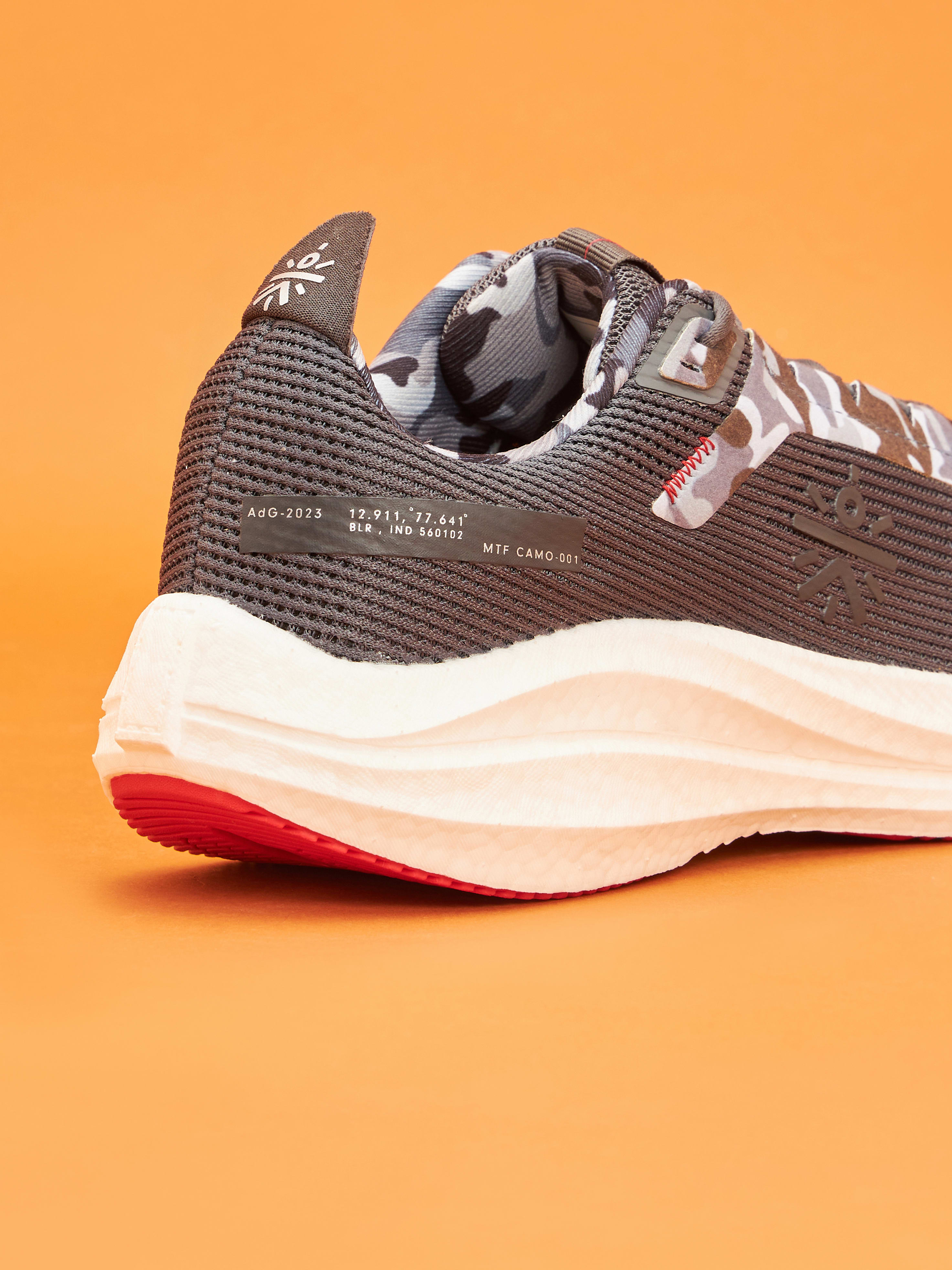 cult Versa DFNDR Men Running Shoes - Grey/Red